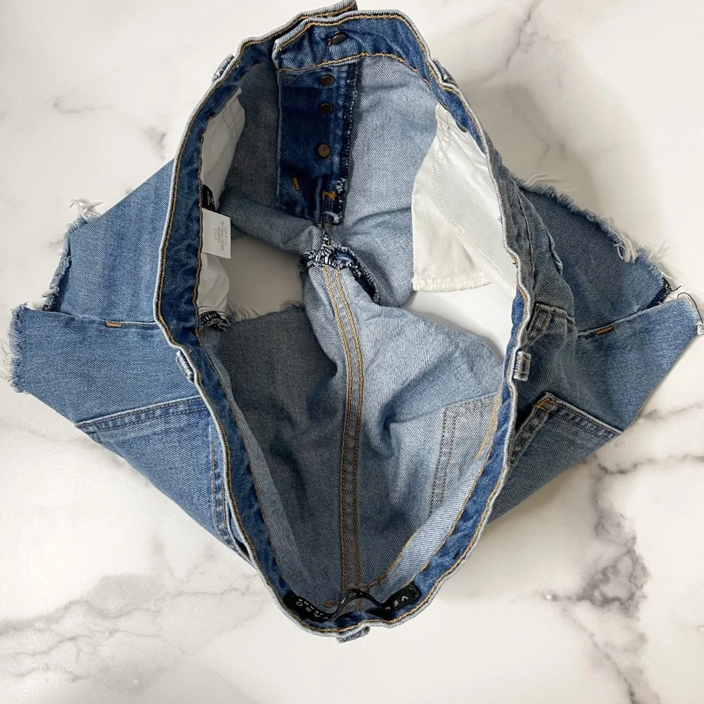 Veronica Beard Debbie Shorts 9” Denim Button Fly - Picture 5 of 12
